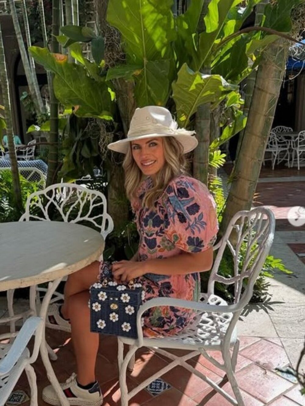 Daisy Embellished Straw Bucket Bag | Rattan Flower Box Purse by Jenna Lee - Picture 4 of 12